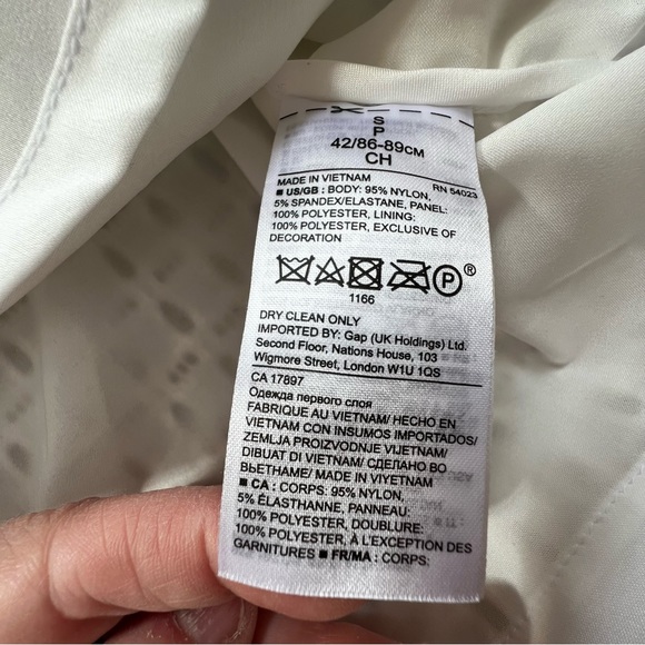 ⭐️ Banana Republic Eyelet Blouse Top Size SMALL - Picture 8 of 14